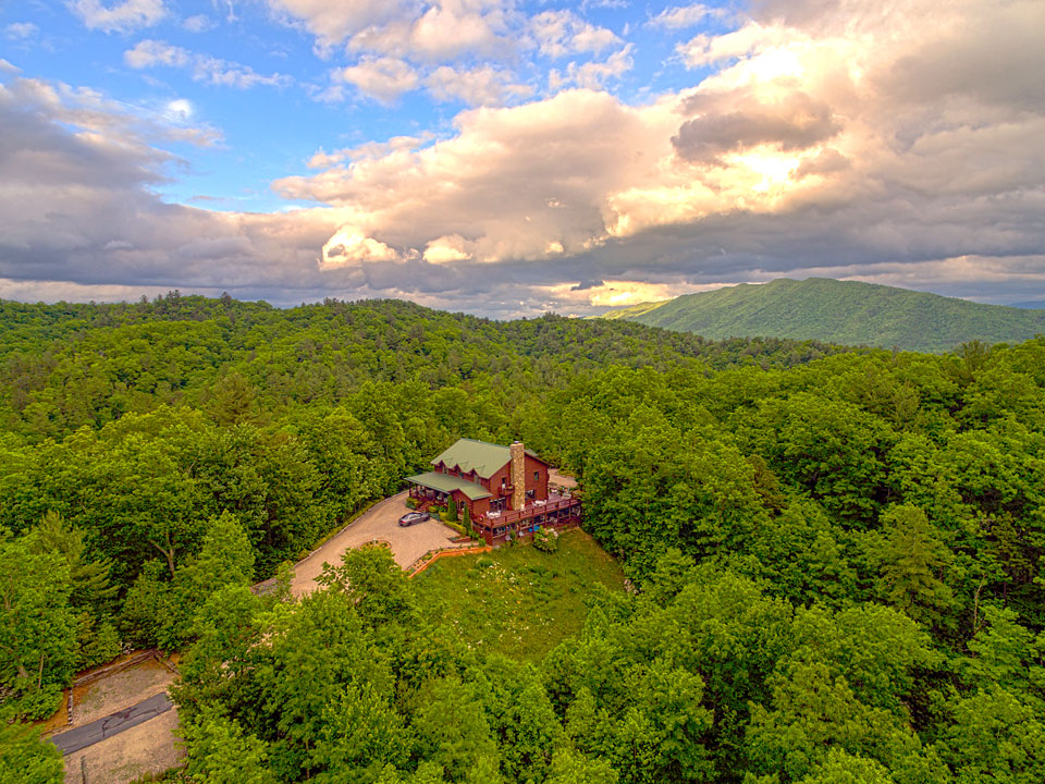 Iron Mountain Inn Bed and Breakfast - Aerial View