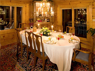 Iron Mountain Inn Bed and Breakfast - The Dining Room