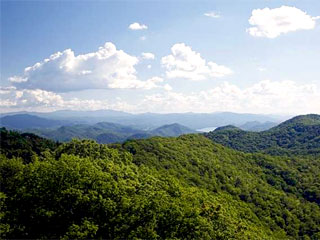 Iron Mountain Inn Bed and Breakfast - Doe Mountain Recreational Trails - Mountain City TN