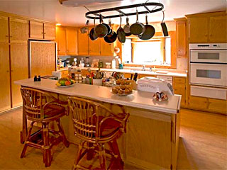 Iron Mountain Inn Bed and Breakfast - The Kitchen