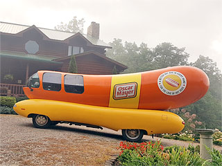 Iron Mountain Inn Bed and Breakfast - Wienermobile Pays a Visit to the Inn