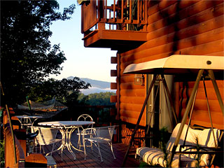Iron Mountain Inn Bed and Breakfast - Porch