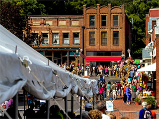 Iron Mountain Inn Bed and Breakfast - International Story Telling Festival